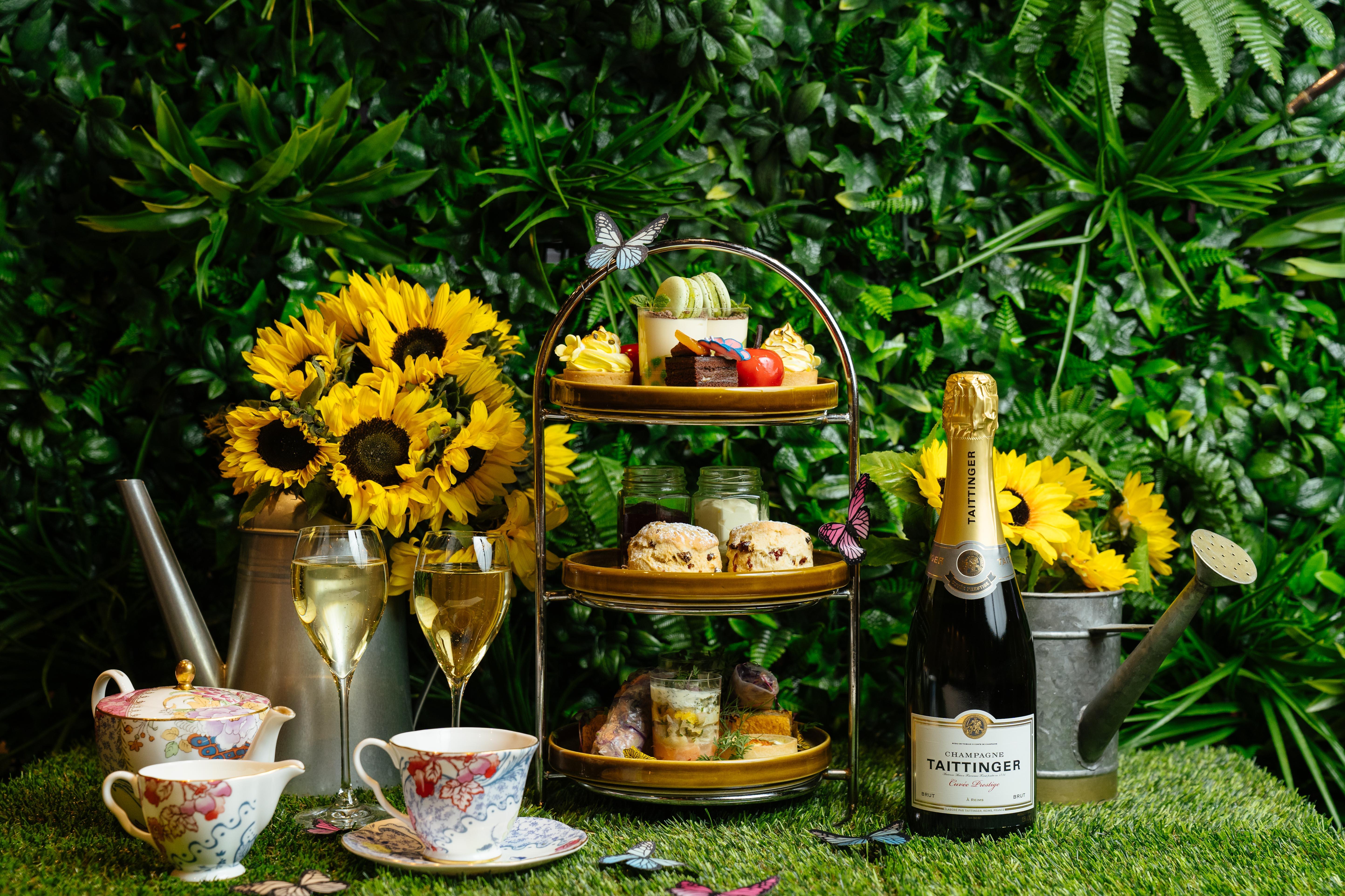 Pan Pacific Perth Hotel Exterior photo Afternoon tea at The Ivy, St John's Wood