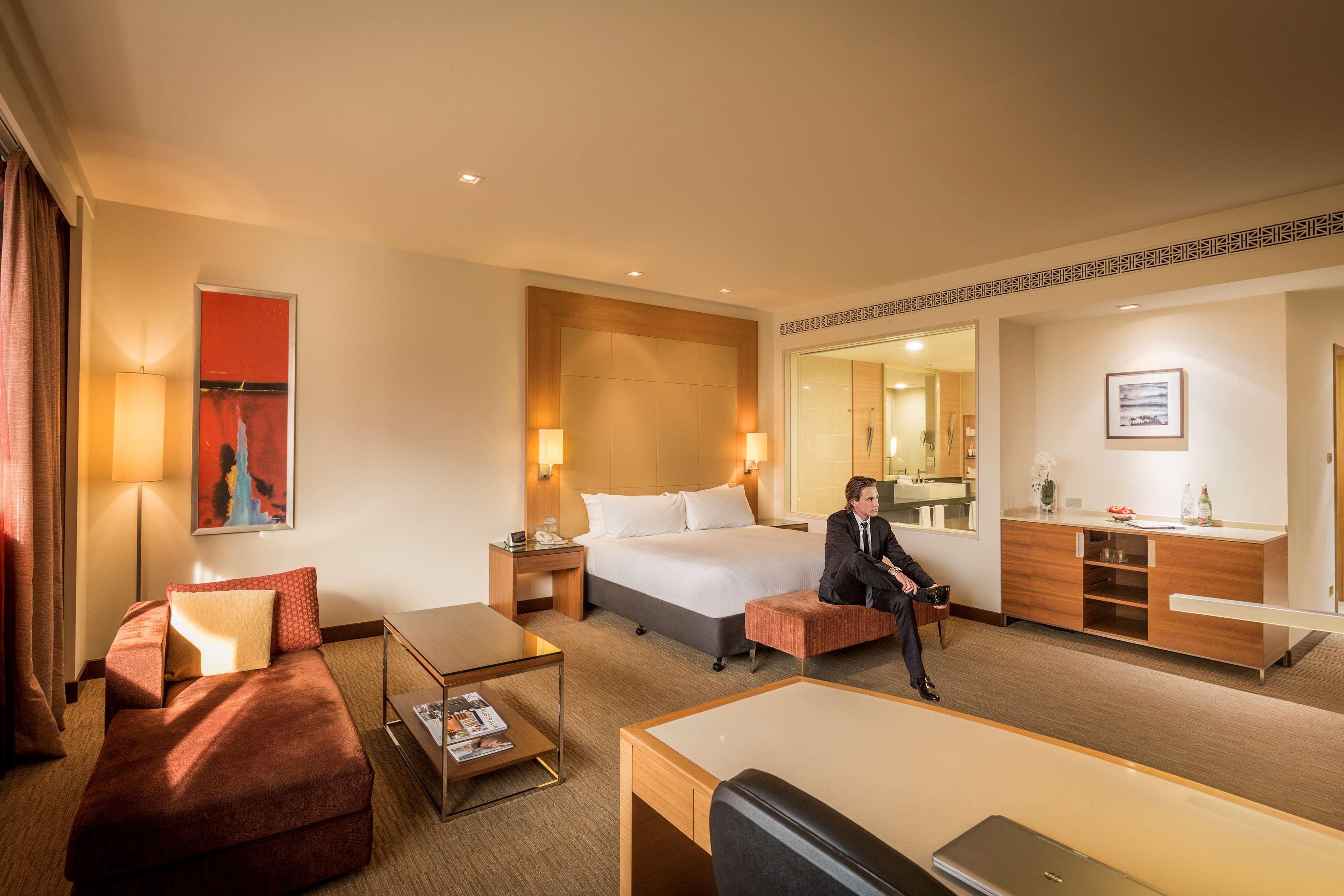 Pan Pacific Perth Hotel Exterior photo A suite at the hotel