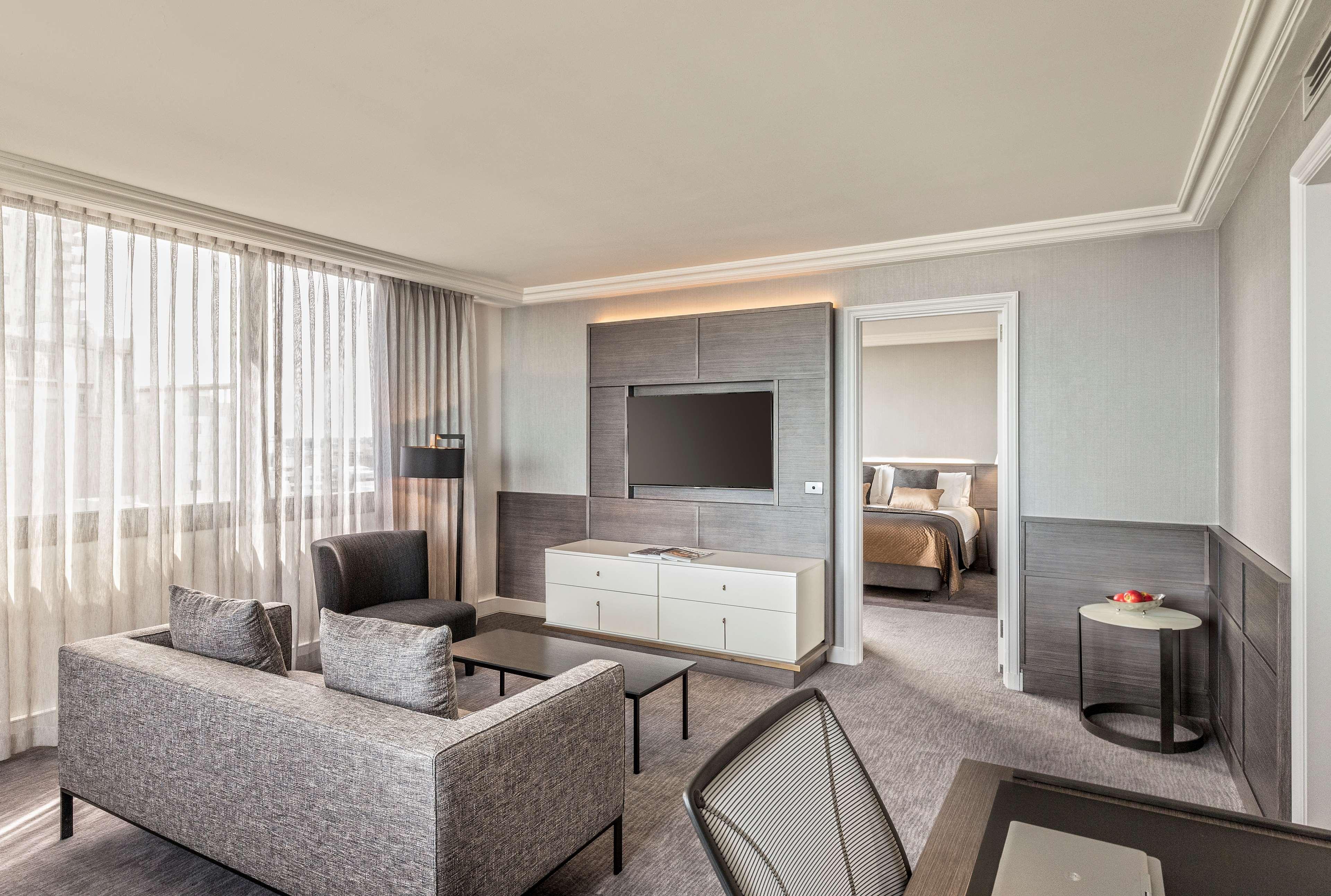 Pan Pacific Perth Hotel Exterior photo A suite at the hotel