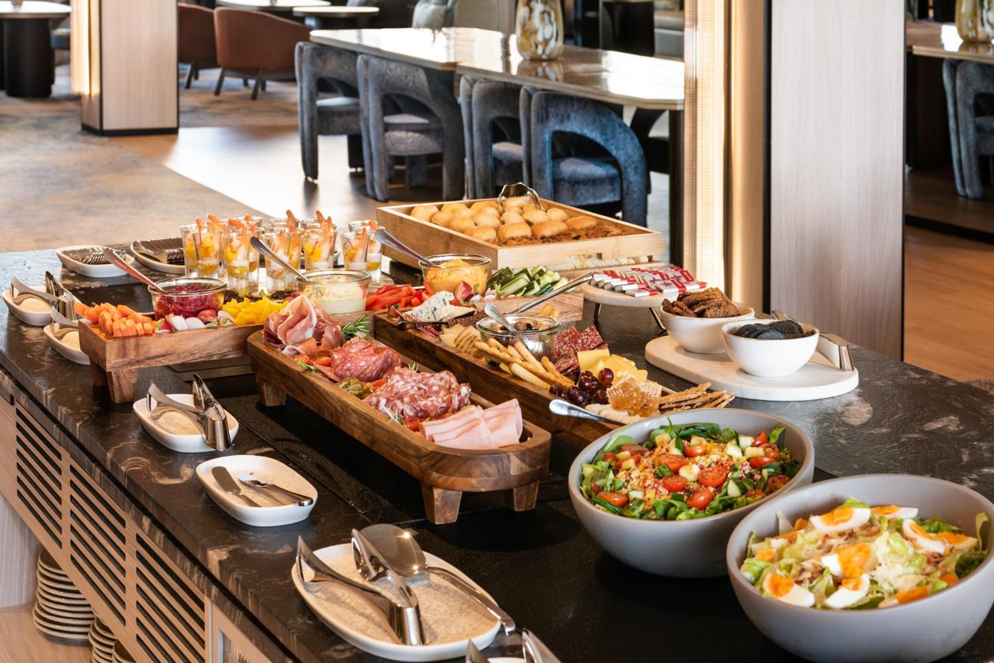 Pan Pacific Perth Hotel Exterior photo A buffet at a hotel